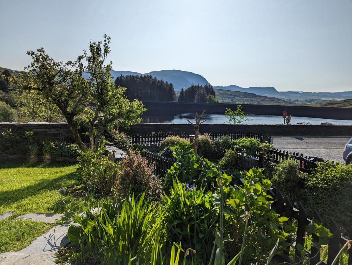 布莱奈费斯蒂尼奥格 Bryn Elltyd Eco House旅馆 外观 照片