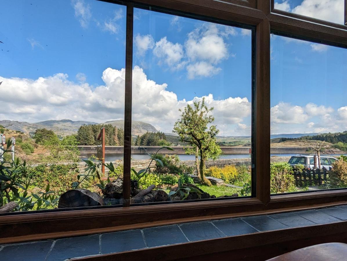 布莱奈费斯蒂尼奥格 Bryn Elltyd Eco House旅馆 外观 照片
