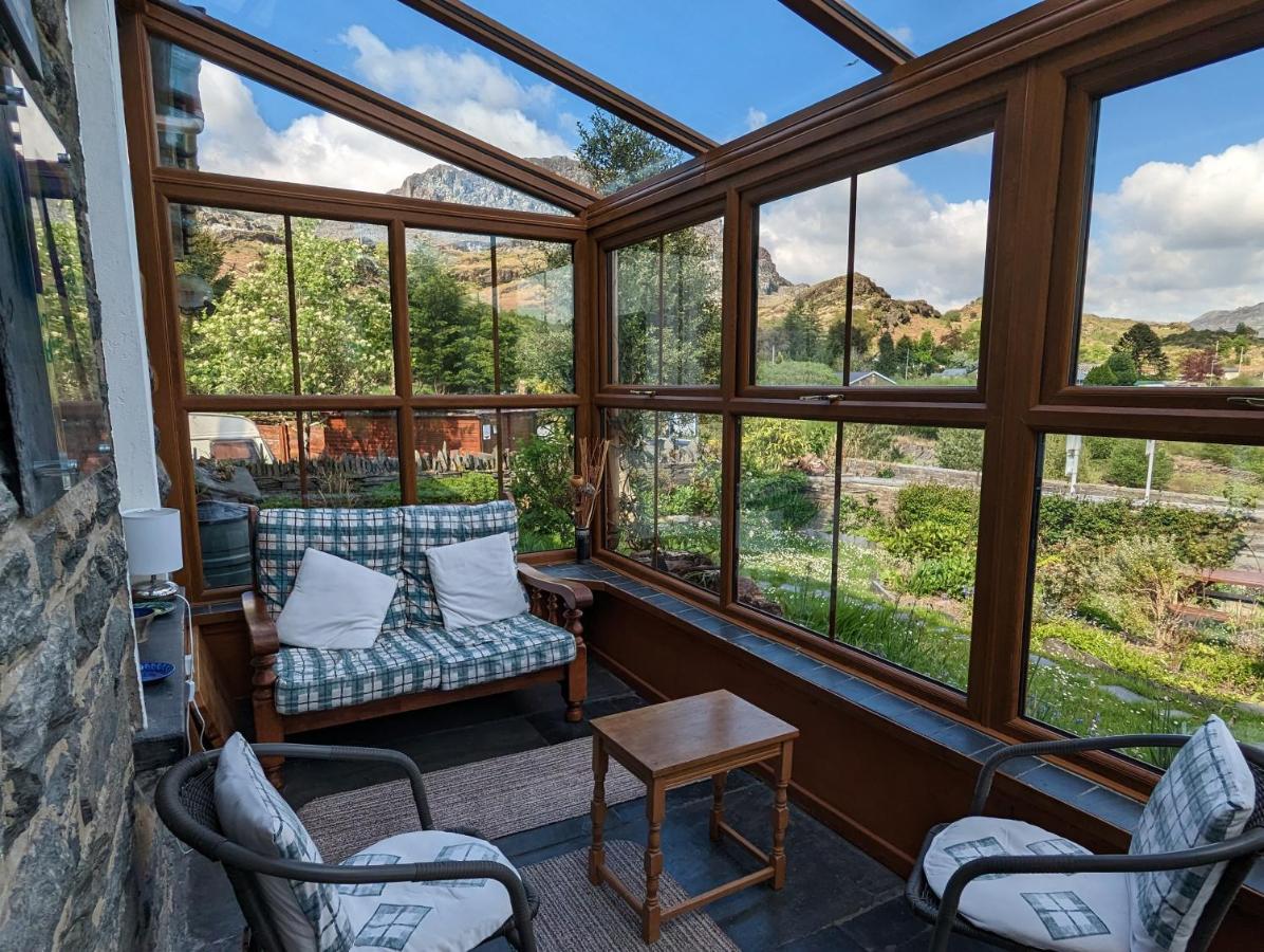 布莱奈费斯蒂尼奥格 Bryn Elltyd Eco House旅馆 外观 照片