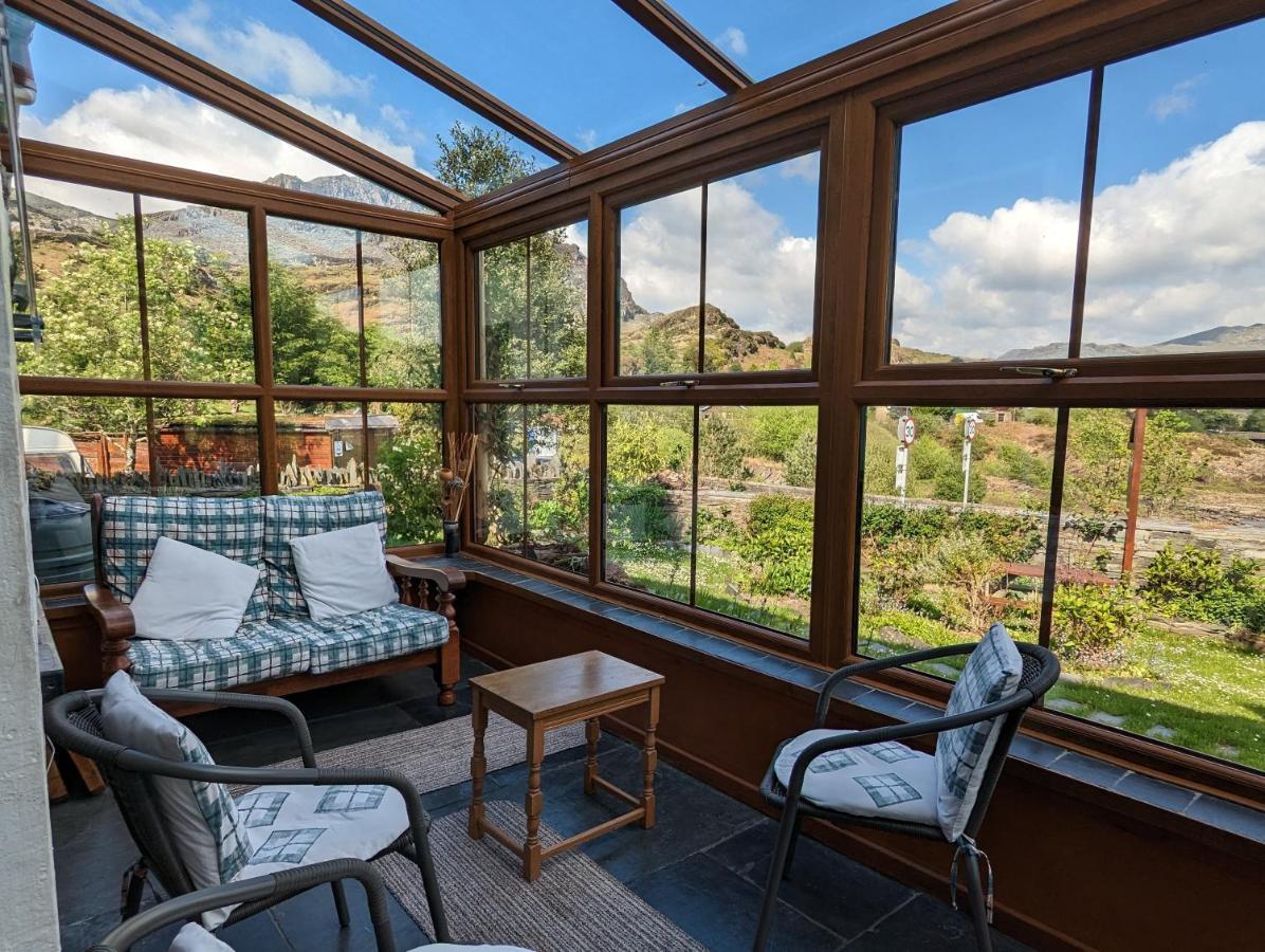 布莱奈费斯蒂尼奥格 Bryn Elltyd Eco House旅馆 外观 照片