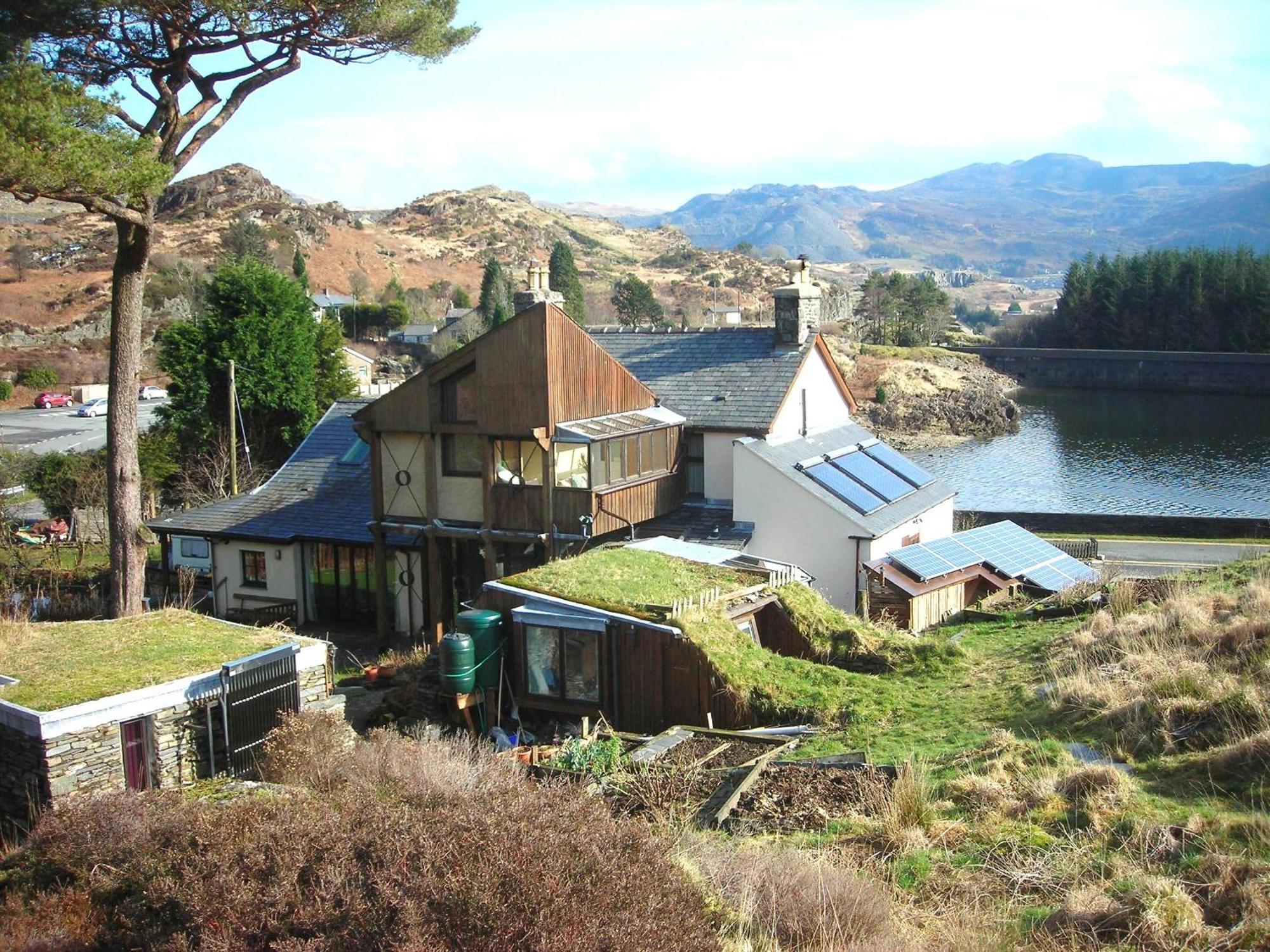 布莱奈费斯蒂尼奥格 Bryn Elltyd Eco House旅馆 外观 照片