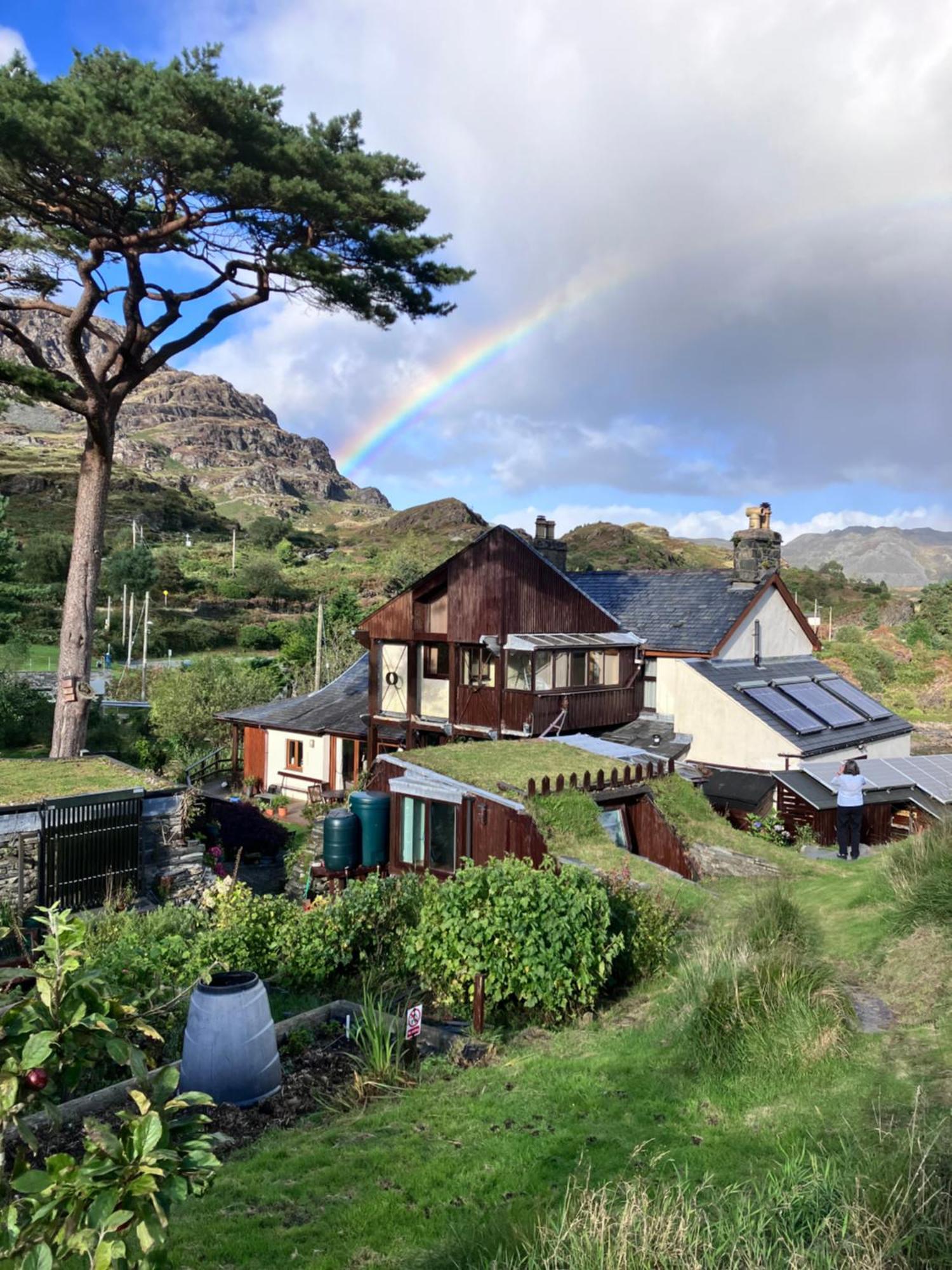 布莱奈费斯蒂尼奥格 Bryn Elltyd Eco House旅馆 外观 照片