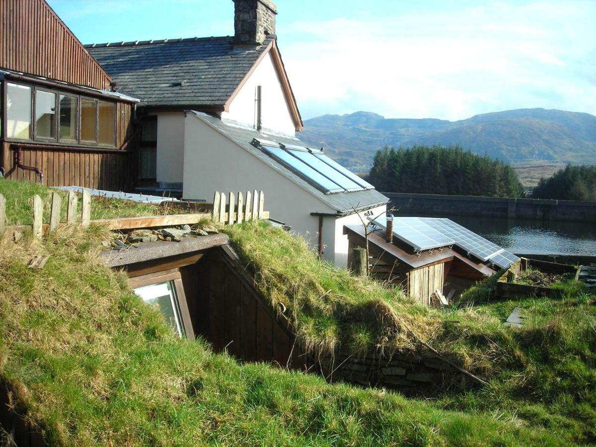 布莱奈费斯蒂尼奥格 Bryn Elltyd Eco House旅馆 外观 照片